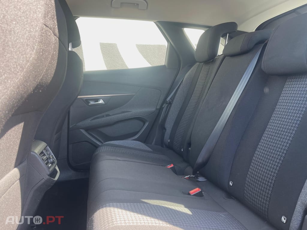 Peugeot 3008 1.5 BlueHDi Active Pack EAT8