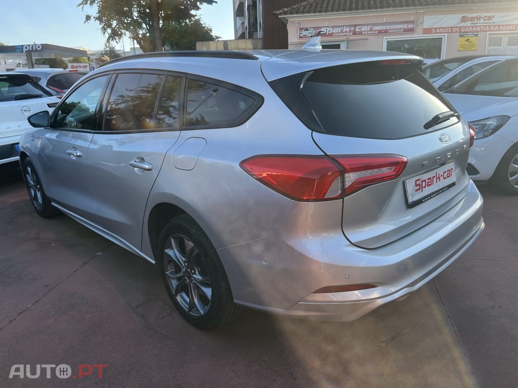 Ford Focus SW 1.0 EcoBoost ST-Line