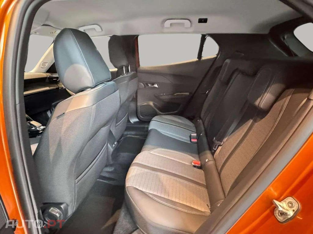 Peugeot E-2008 Allure 