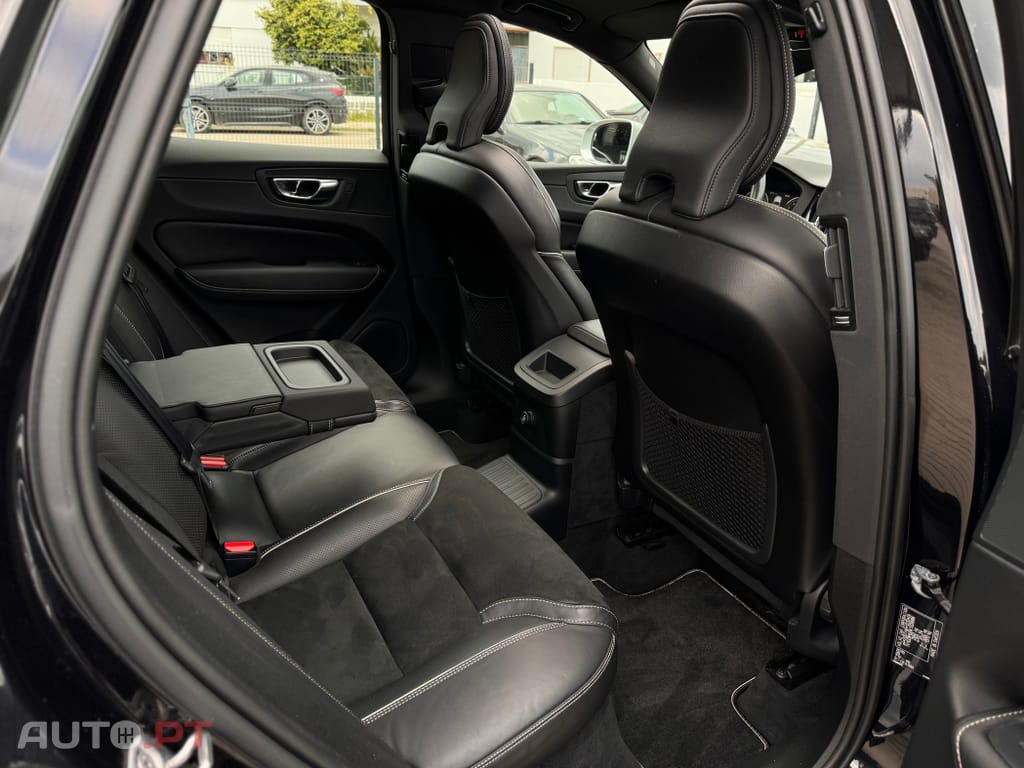 Volvo XC60 2.0 T8 PHEV R-Design Expression AWD
