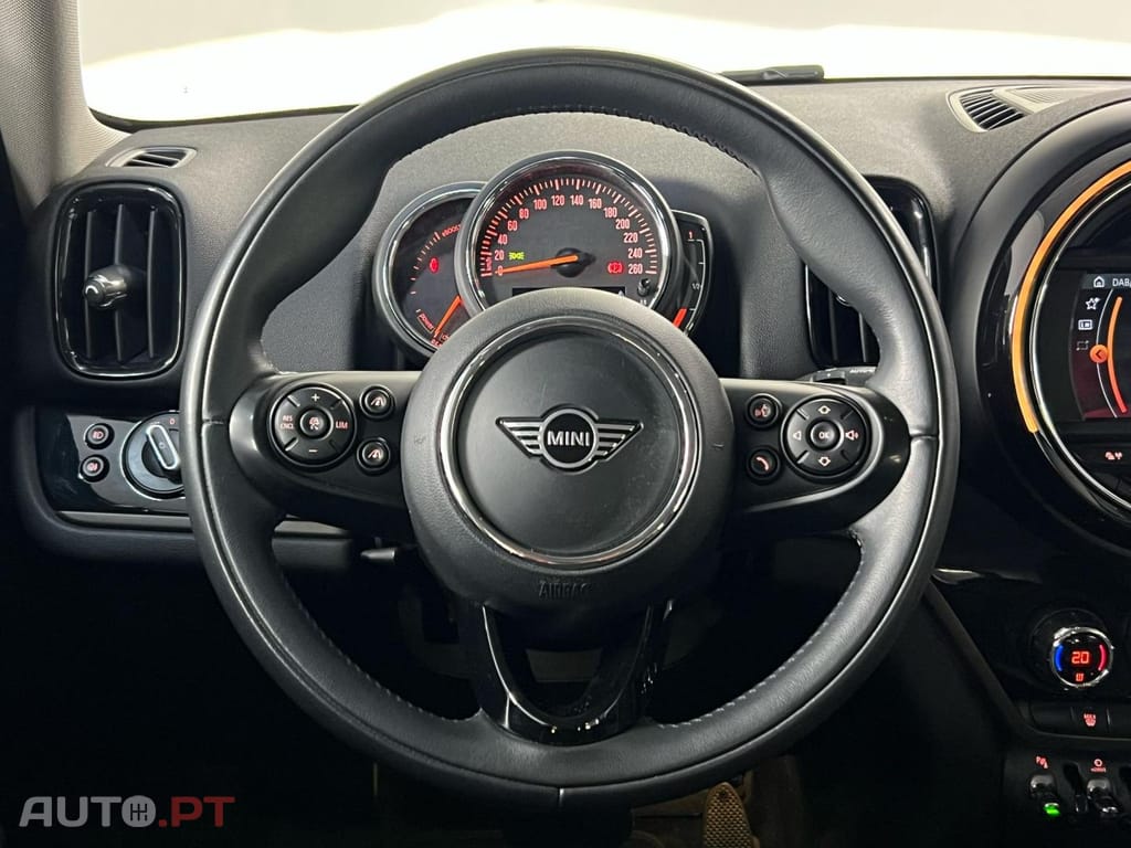 MINI Countryman Cooper S E ALL4 Auto — fotografia 11