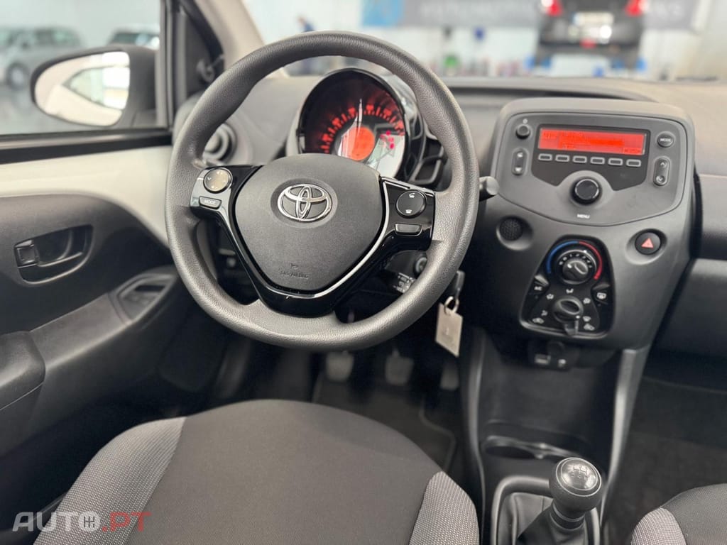 Toyota Aygo 1.0 X-Play Plus