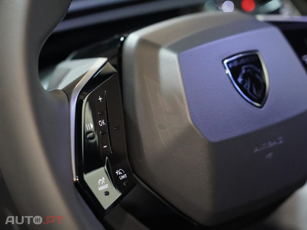 Peugeot 3008 1.2 Hybrid Allure e-DCS6