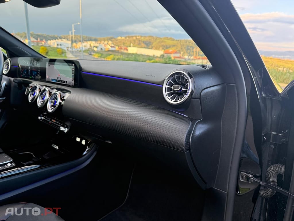 Mercedes-Benz A 250 e AMG Line