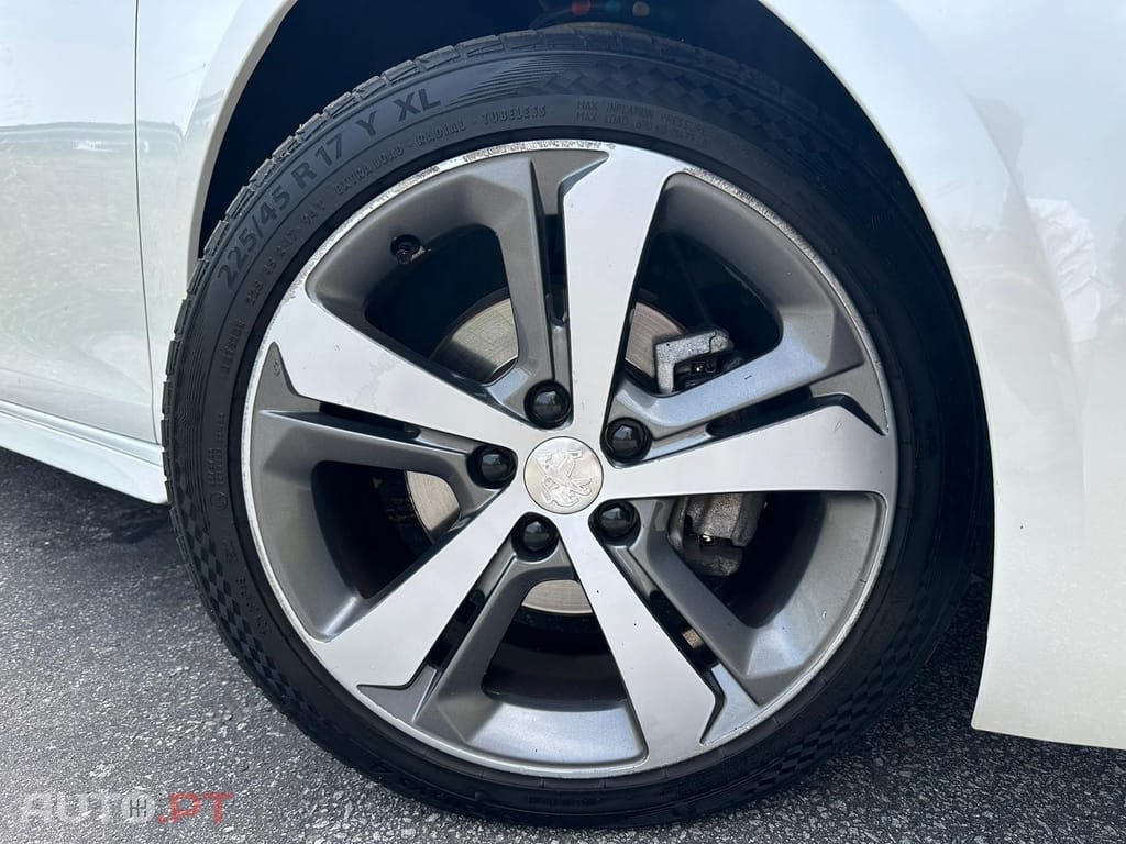 Peugeot 308 1.2 PureTech GT EAT8