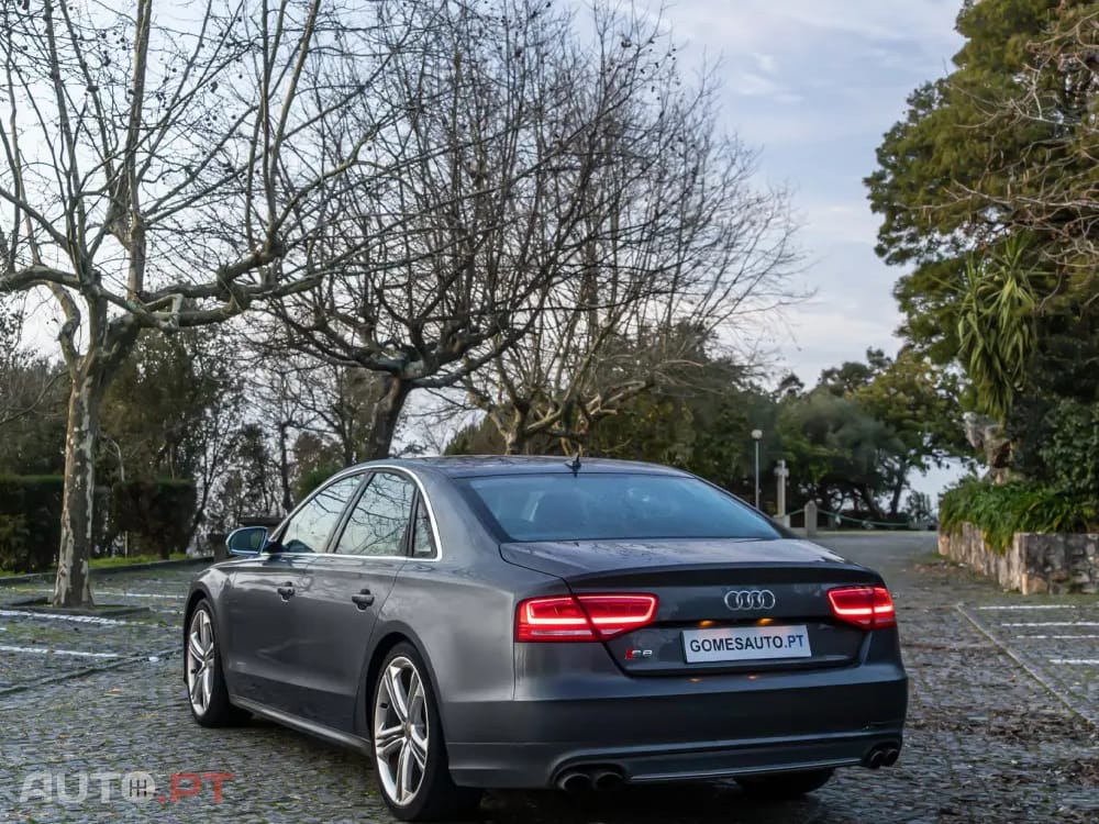 Audi S8 Standard