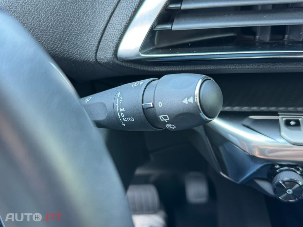 Peugeot 3008 1.6 Hybrid Allure e-EAT8