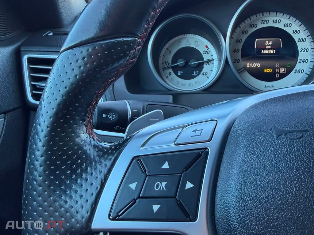 Mercedes-Benz E 220 BlueTEC Auto