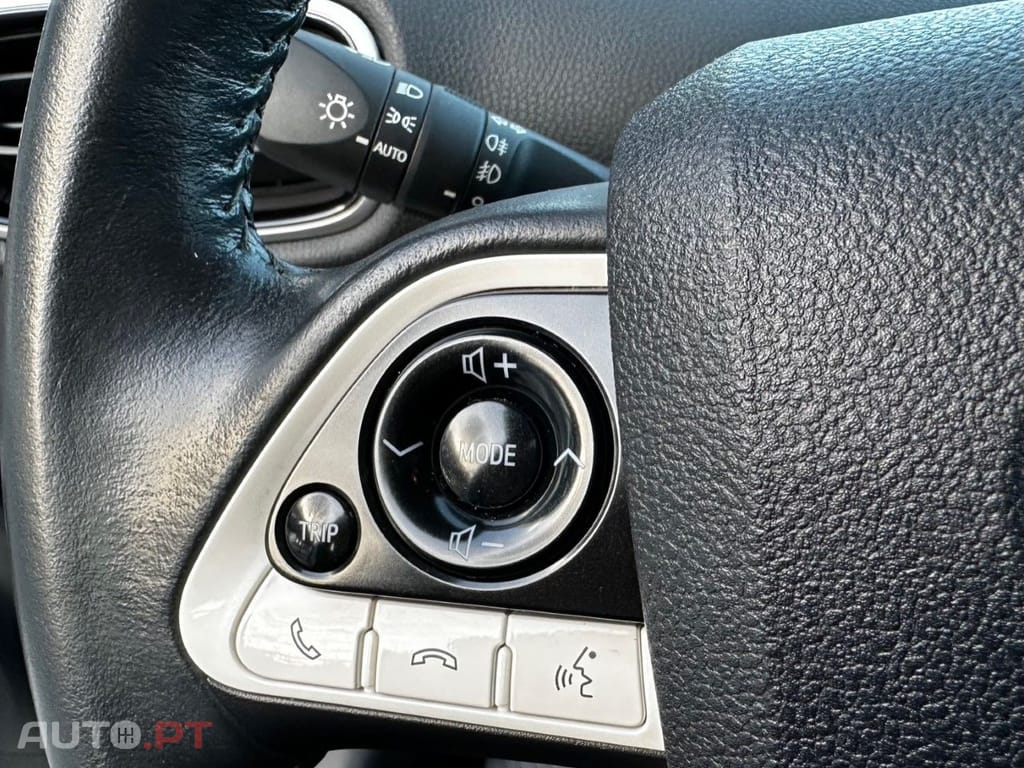 Toyota Prius 1.8 Plug-In Luxury+Pele