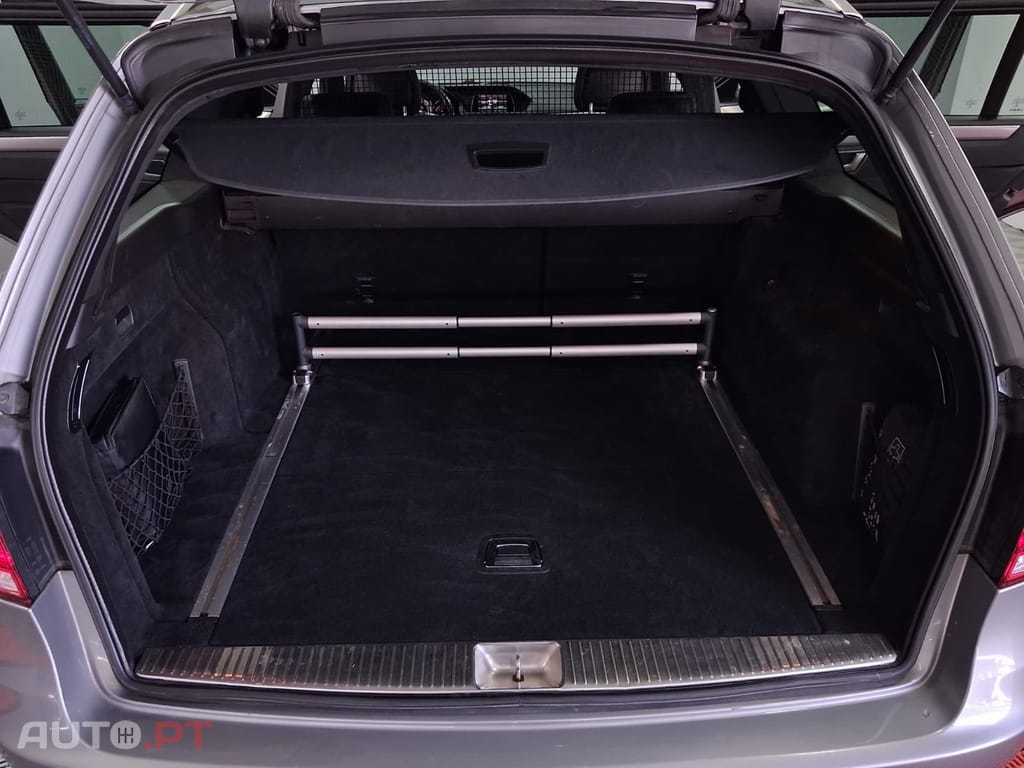 Mercedes-Benz E 300 BlueTEC Hybrid Avantgarde