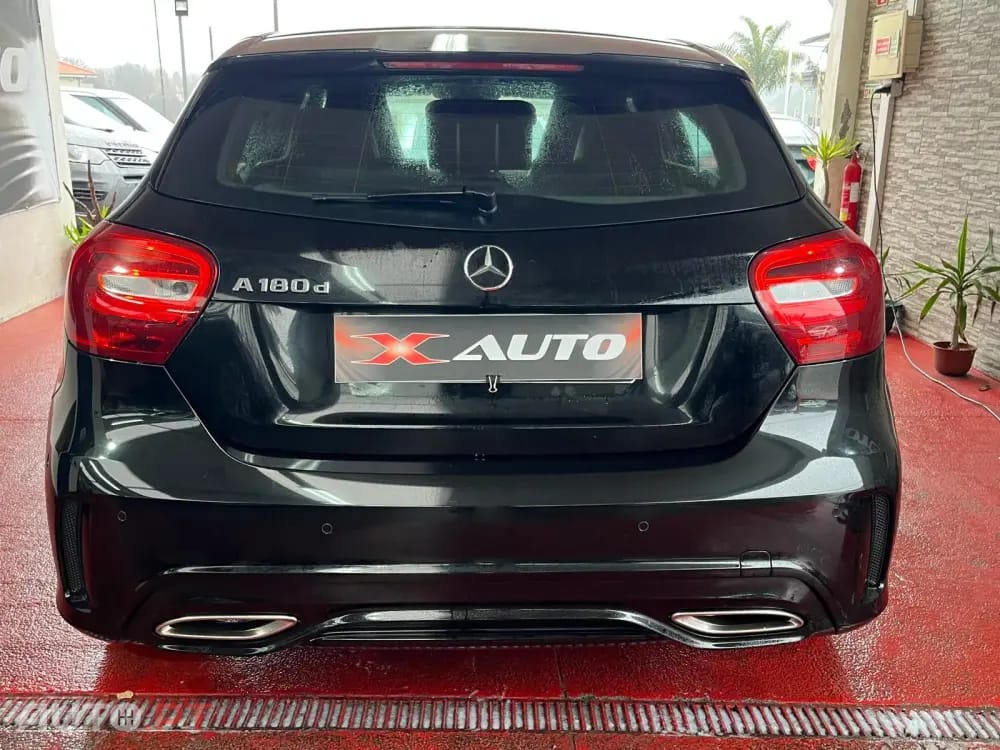 Mercedes-Benz A 180 d AMG Line