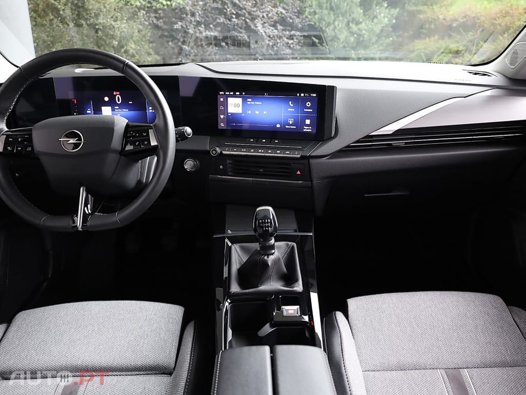 Opel Astra 1.2 T Elegance