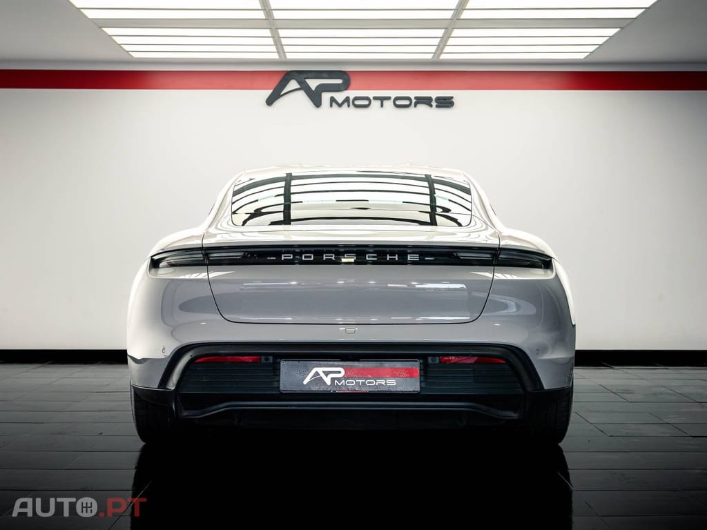 Porsche Taycan 4S bateria Performance Plus