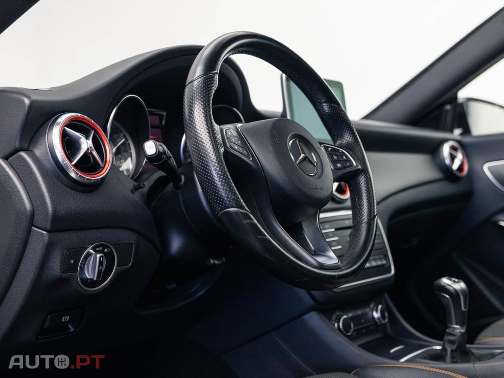 Mercedes-Benz CLA 200 (CDI) d Orange Art Edition