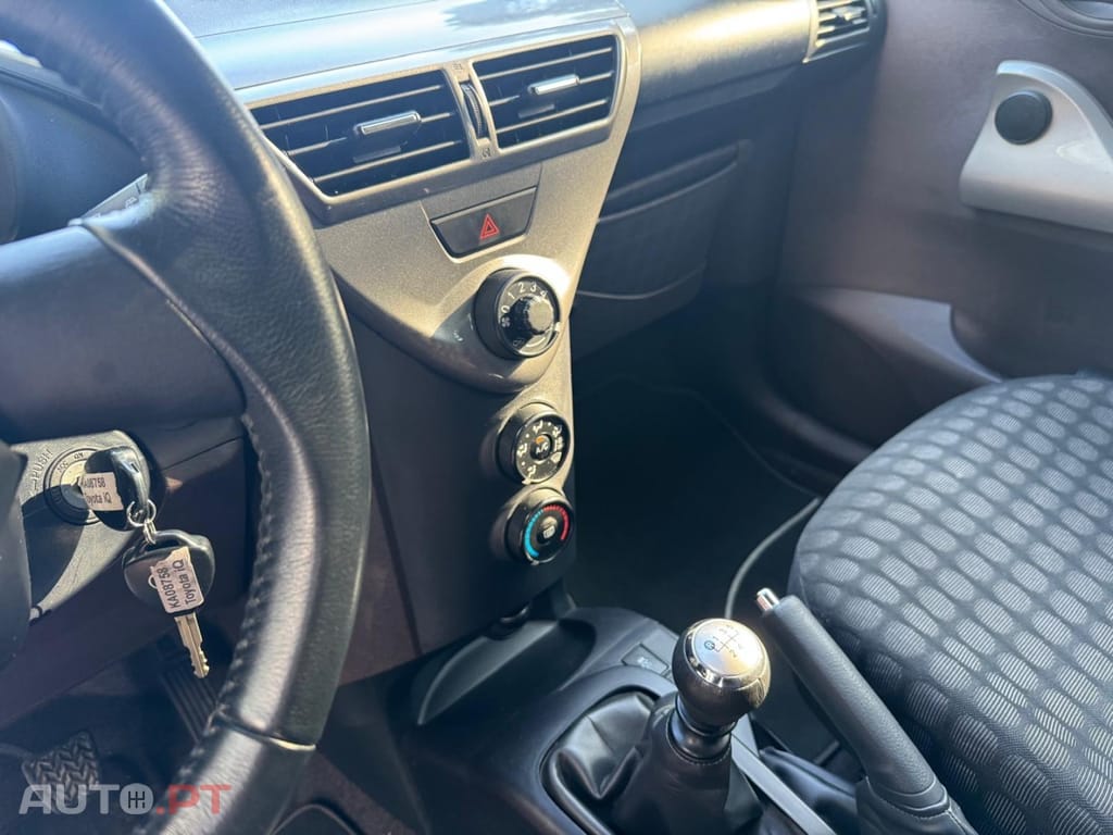 Toyota iQ 1.0