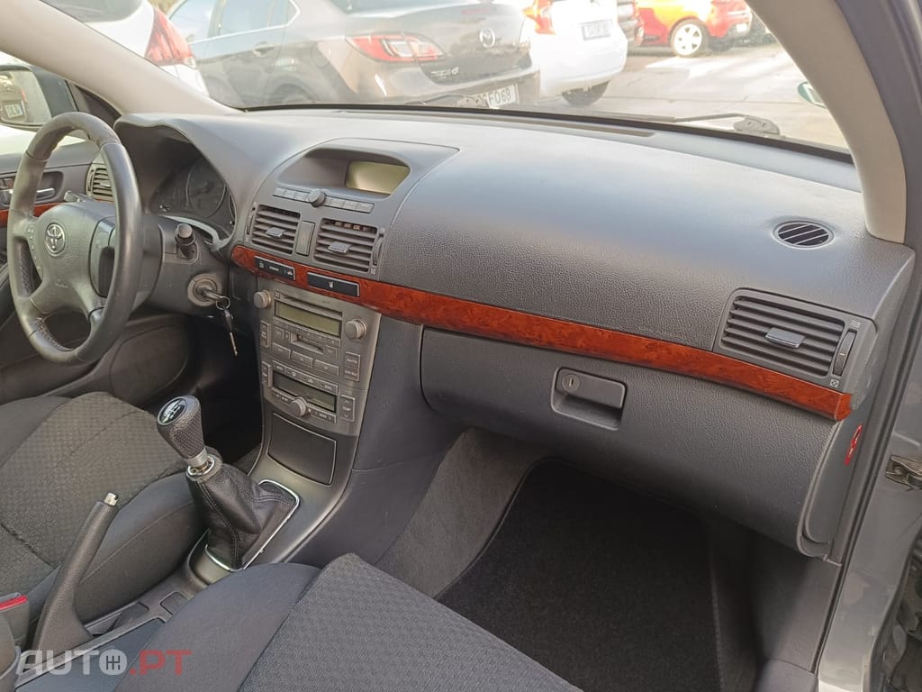 Toyota Avensis LB 2.0 D-4D Sol
