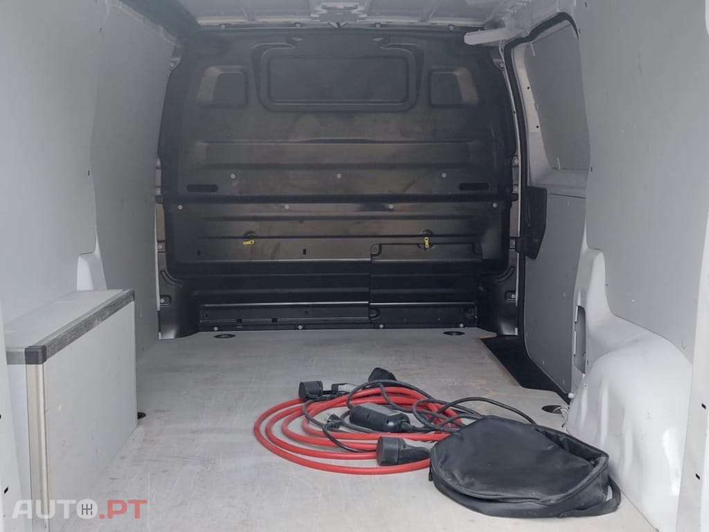 Peugeot E-Expert 75 kWh Semi-Vidrado Premium Standard