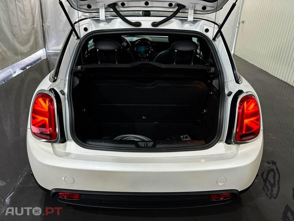 MINI Cooper Cooper SE Premium Classic