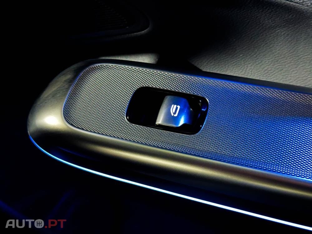 Mercedes-Benz E 300 e 9G-TRONIC AMG Line