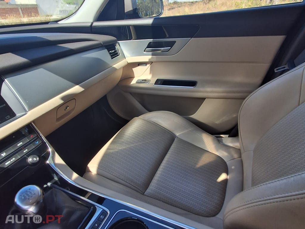 Jaguar XF 2.0 Prestige