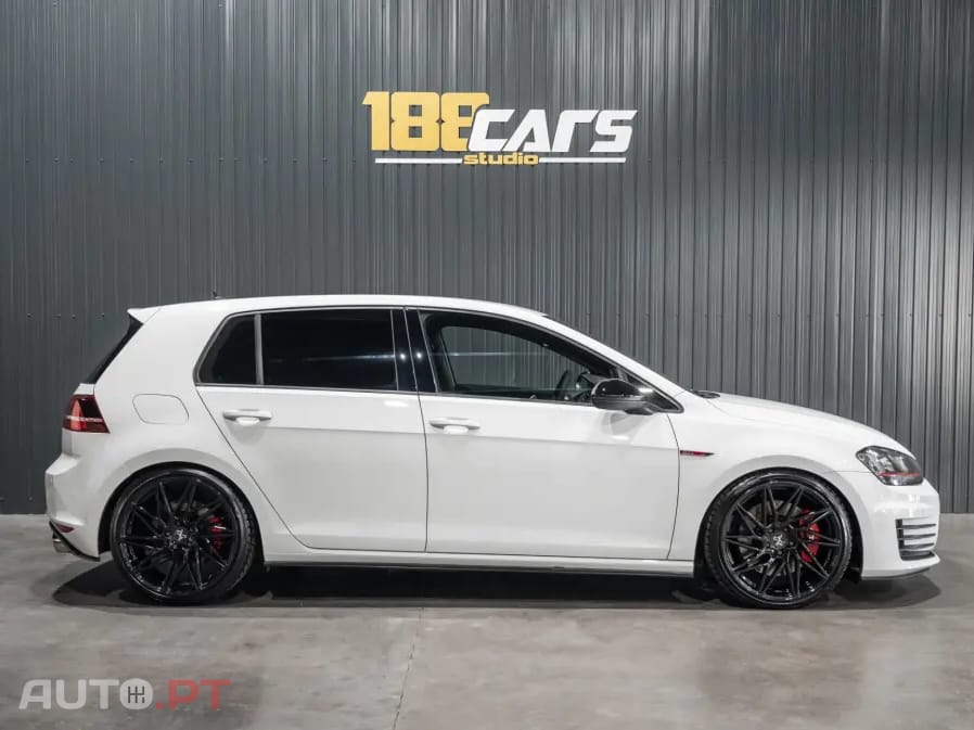 Volkswagen Golf GTI Performance BlueMotion DSG
