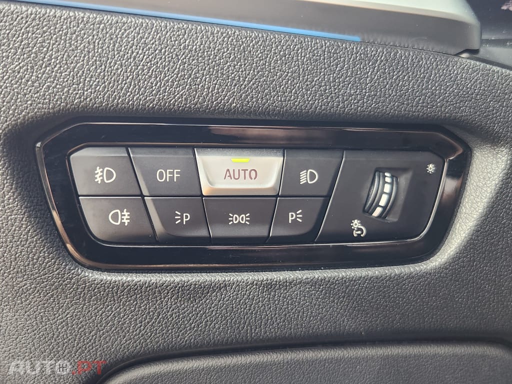 BMW 330 e Line Sport Auto