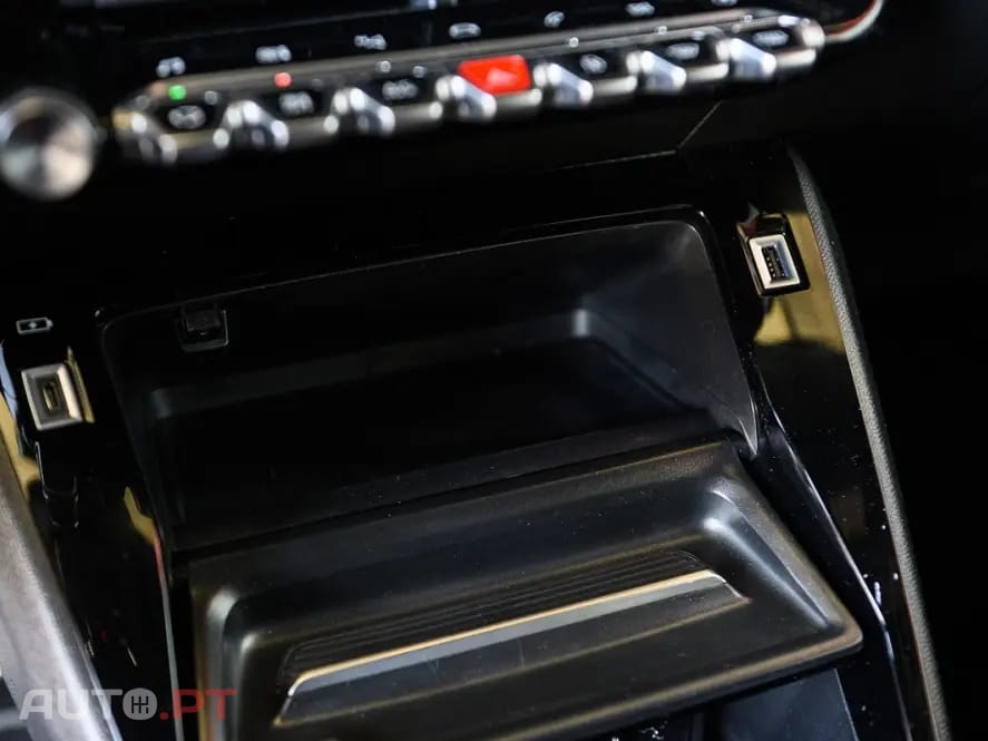 Peugeot E-2008 50 kWh GT Pack