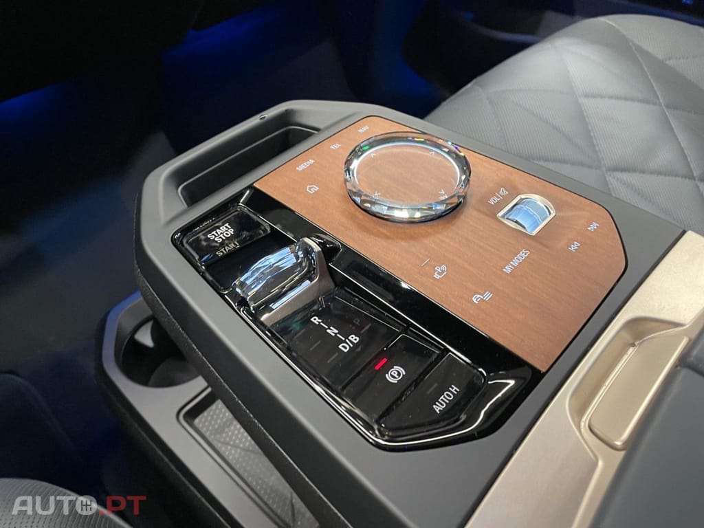 BMW iX I.V.A DEDUTIVEL 50 xDrive Sport 
