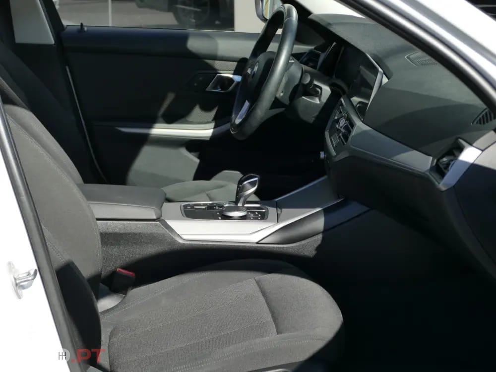 BMW 330 e iPerformance Advantage