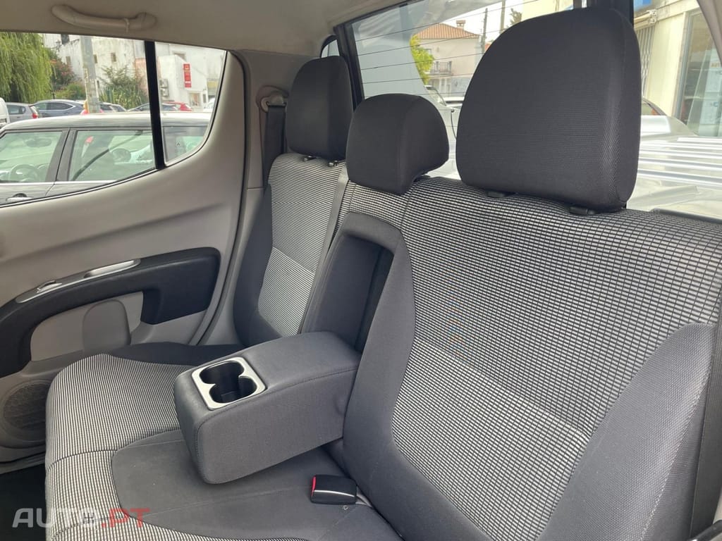 Mitsubishi L200 2.5 DI-D CD Invite+ AC/ABS 4WD