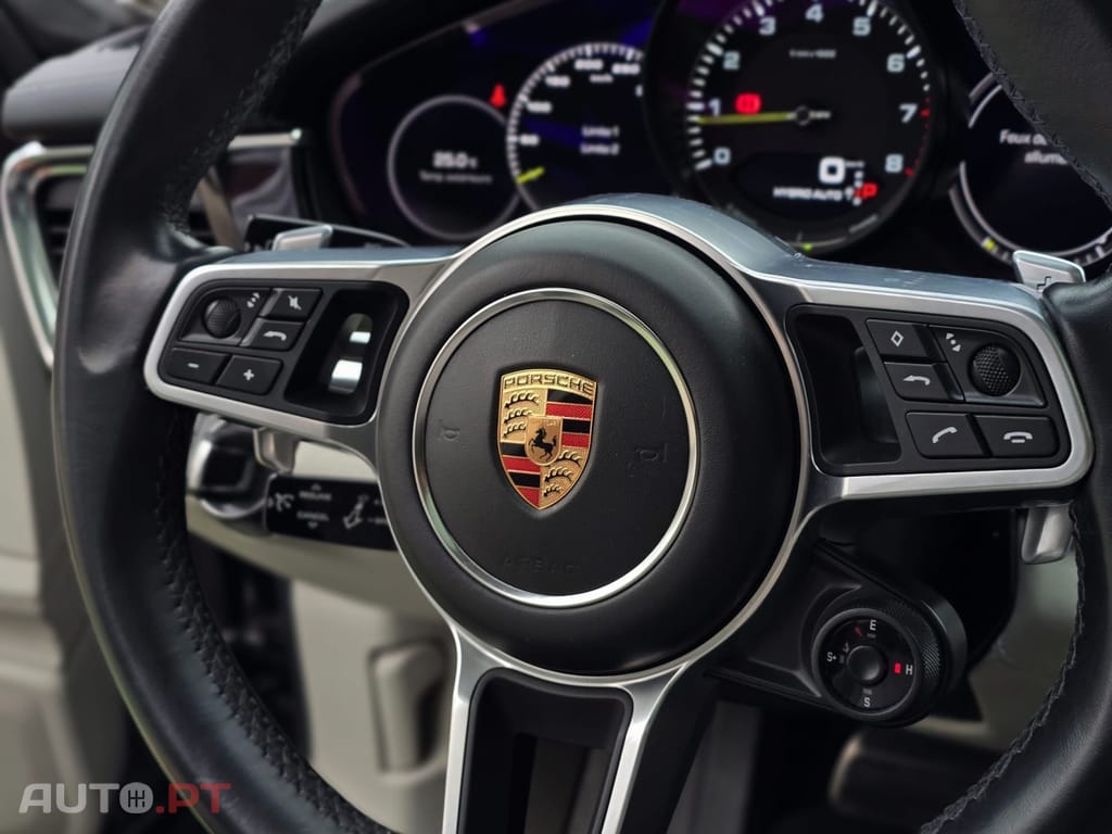 Porsche Panamera 4 E-Hybrid