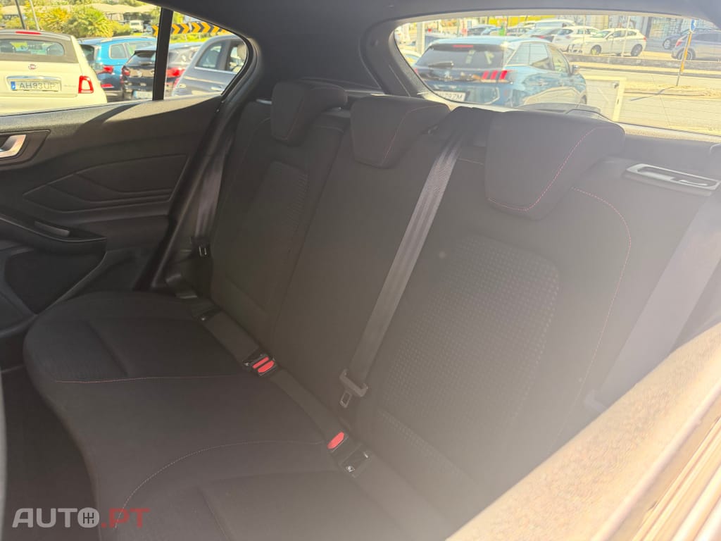 Ford Focus 1.0 EcoBoost MHEV ST-Line