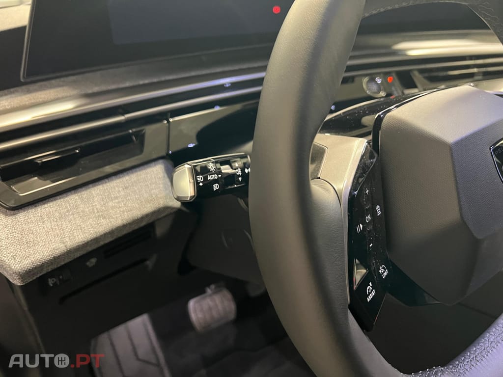 Peugeot 5008 1.2 Hybrid Allure e-DCS6