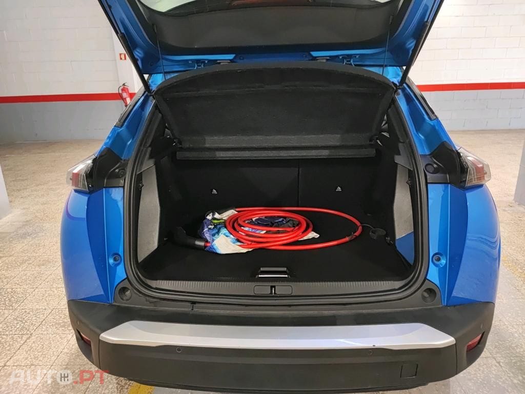 Peugeot E-2008 50 kWh GT