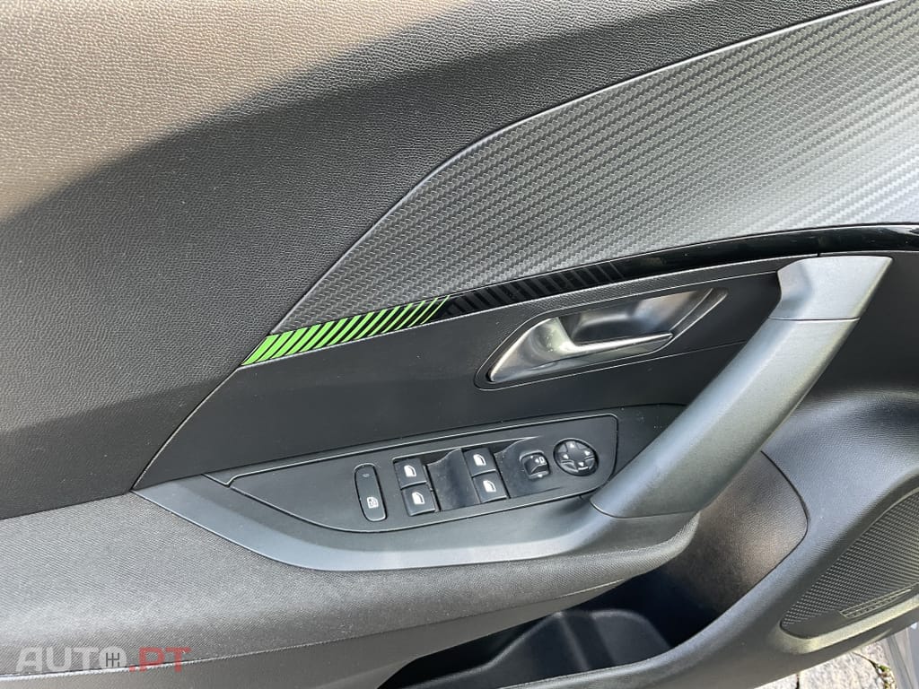 Peugeot 2008 1.2 PureTech Active Pack