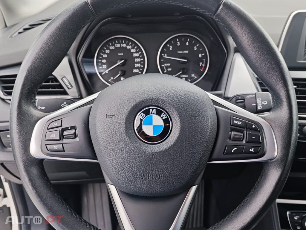 BMW 218 i Auto