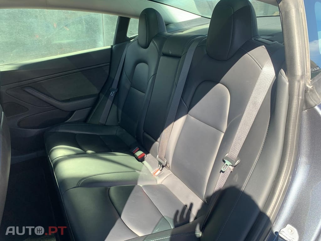 Tesla Model 3 Long-Range Dual Motor AWD
