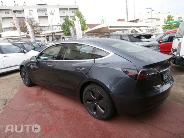 Tesla Model 3 Standard Range Plus RWD