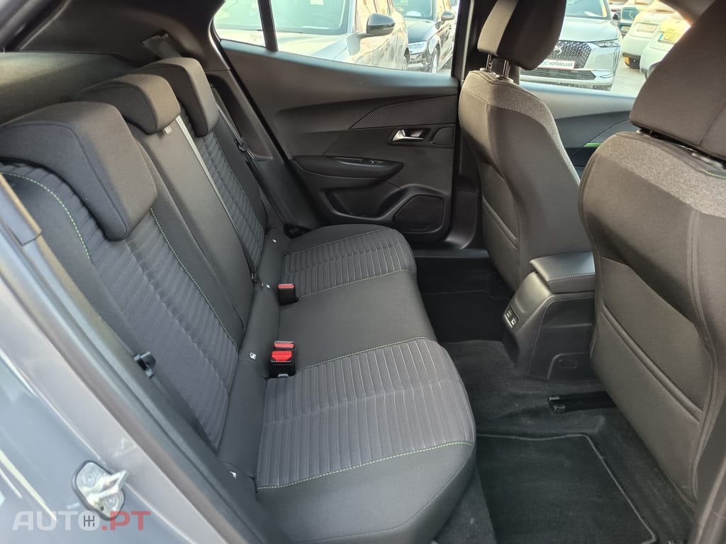 Peugeot E-2008 54 kWh Style
