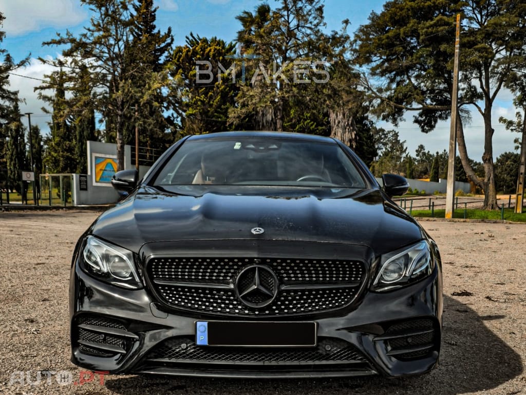 Mercedes-Benz E 220 Coupé E 220 4MATIC