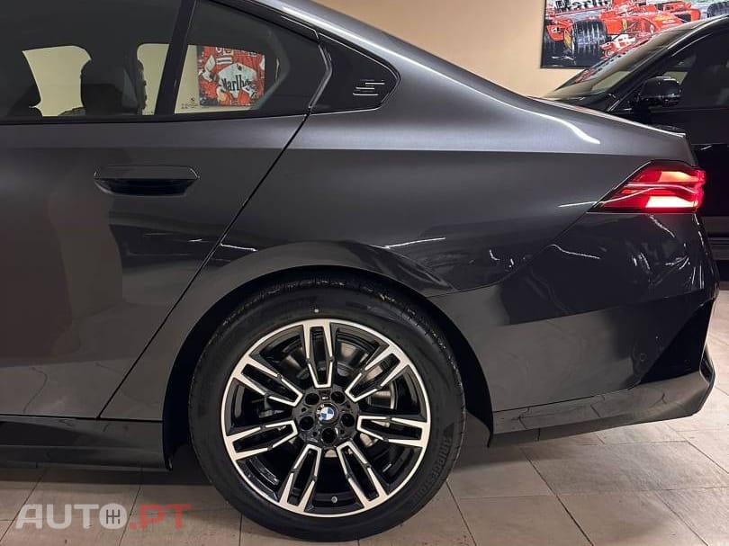 BMW 530 e Pack Desportivo M