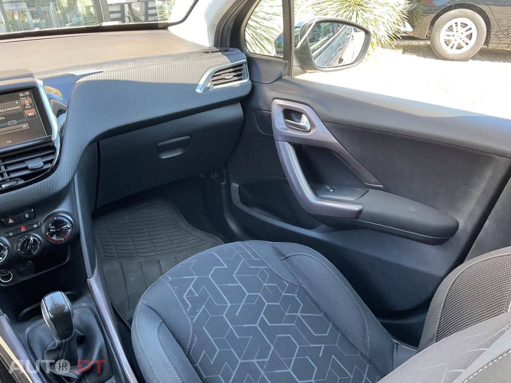 Peugeot 2008 1.2 PureTech Style