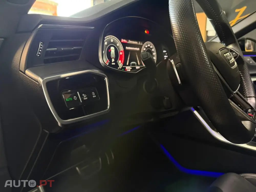 Audi A6 Avant Sport 40 TDI quattro S line HUD Matrix Black Edition — fotografia 21