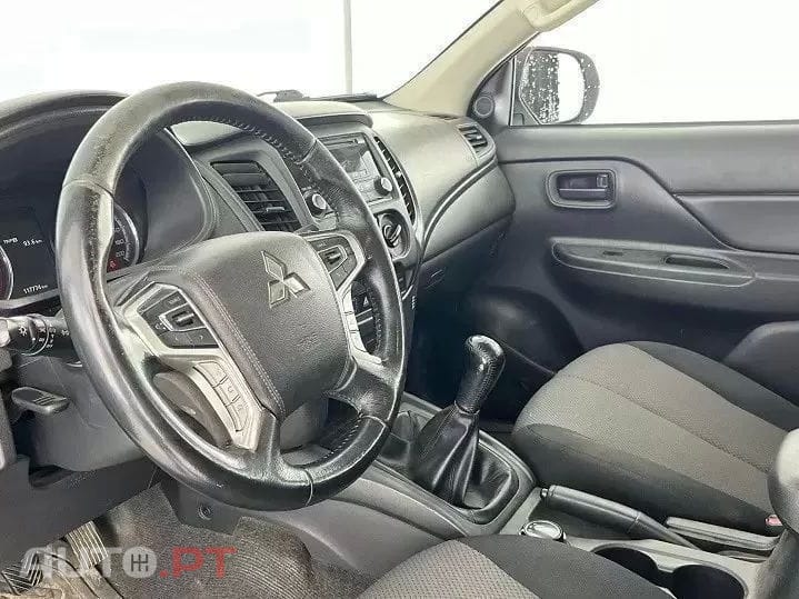 Mitsubishi L200 2.3 DI-D Strakar Space Cab Intense 4WD