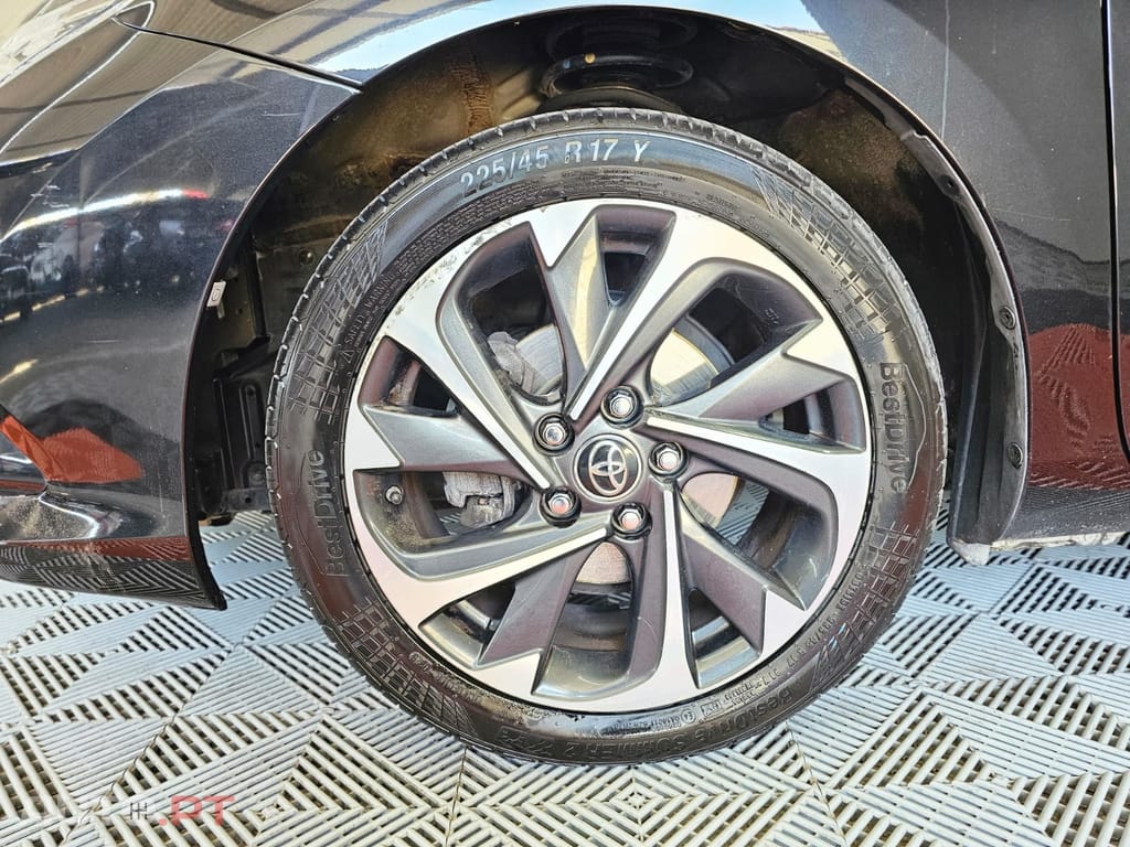 Toyota Auris Hybrid 1.8 HSD Exclusive