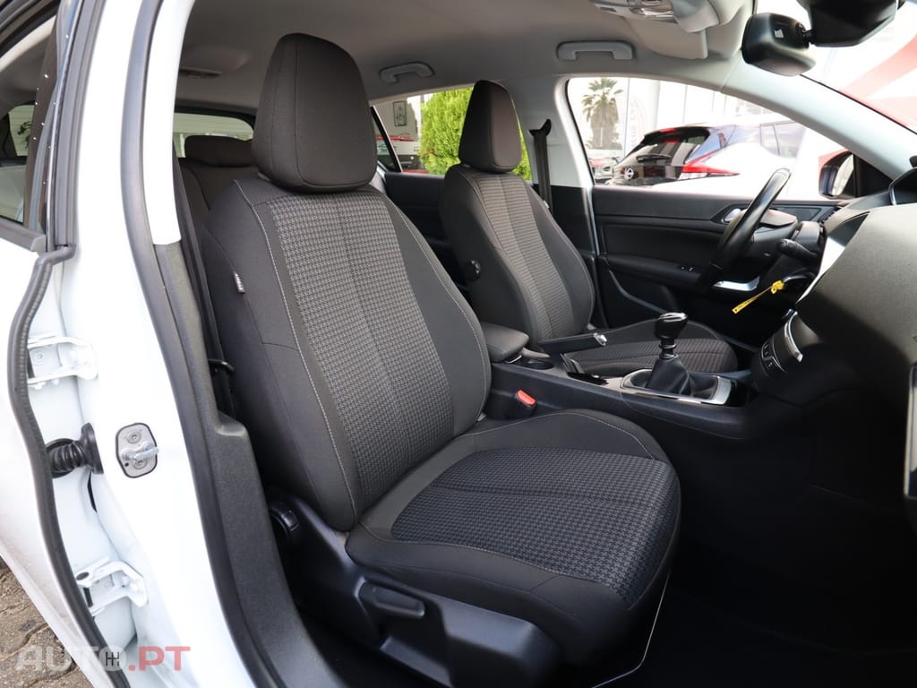 Peugeot 308 1.5 BlueHDi Active — fotografia 10