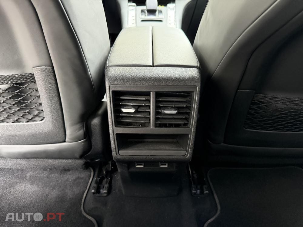 DS DS7 Crossback E-Tense Performance Line EAT8