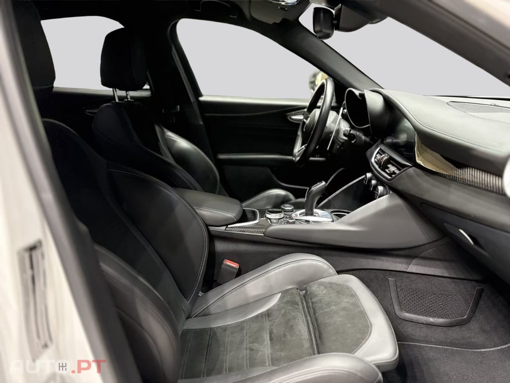 Alfa Romeo Giulia 2.9 V6 Bi-Turbo