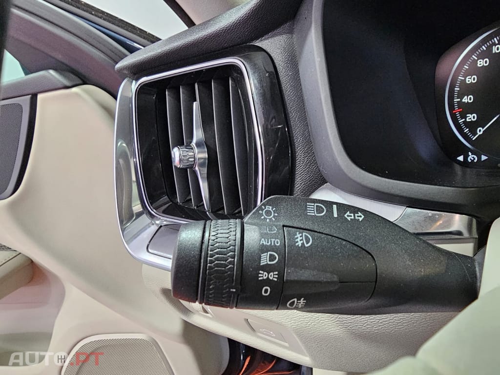 Volvo V60 2.0 D4 Momentum Geartronic