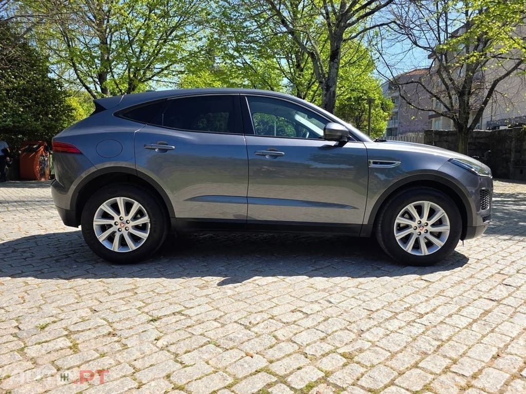 Jaguar E-Pace 2.0 i4D R-Dynamic S — fotografia 6